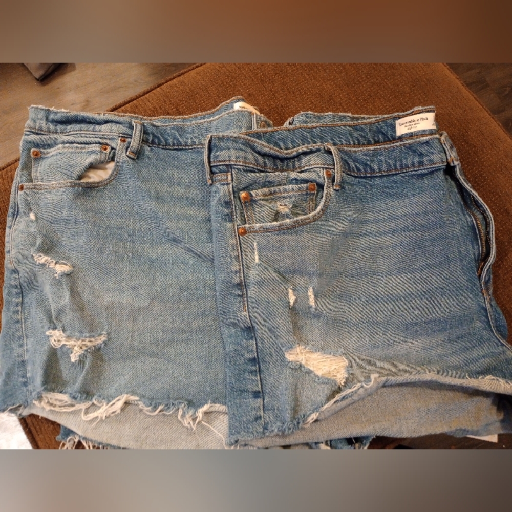 Abercrombie & Fitch mom shorts